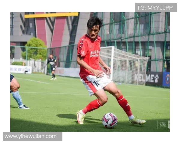 武汉足球队的速度之美与激情探讨：如何在赛场上展现风采与实力